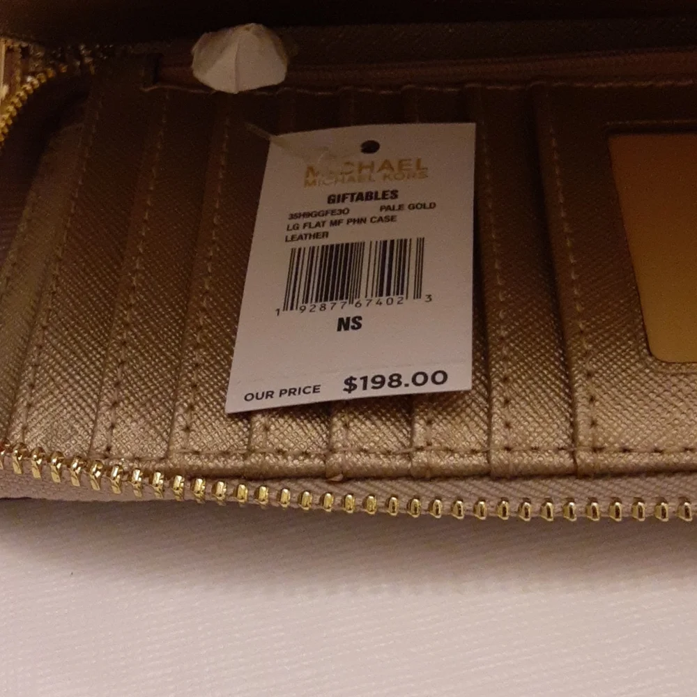 Michael Kors pale gold evening bag/wallet. No tags. - Picture 3 of 3